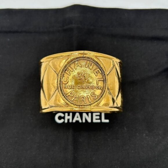Authentic CHANEL CC Cambon Logo Vintage Bracelet Cuff Bangle Gold Quilted Wide - Picture 4 of 13